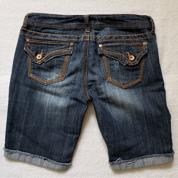Refuge Denim Boyfriend Short - 6 - Picture 2 of 6